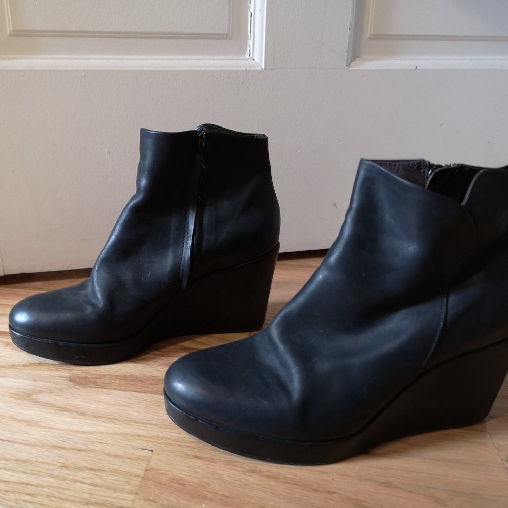 Coclico Wedge Ankle Bootie